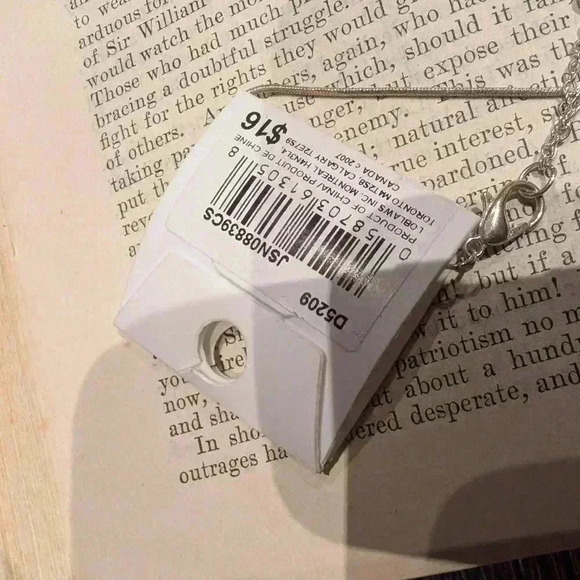 Joe fresh necklace silvertone with  clear gemstones - Picture 7 of 9